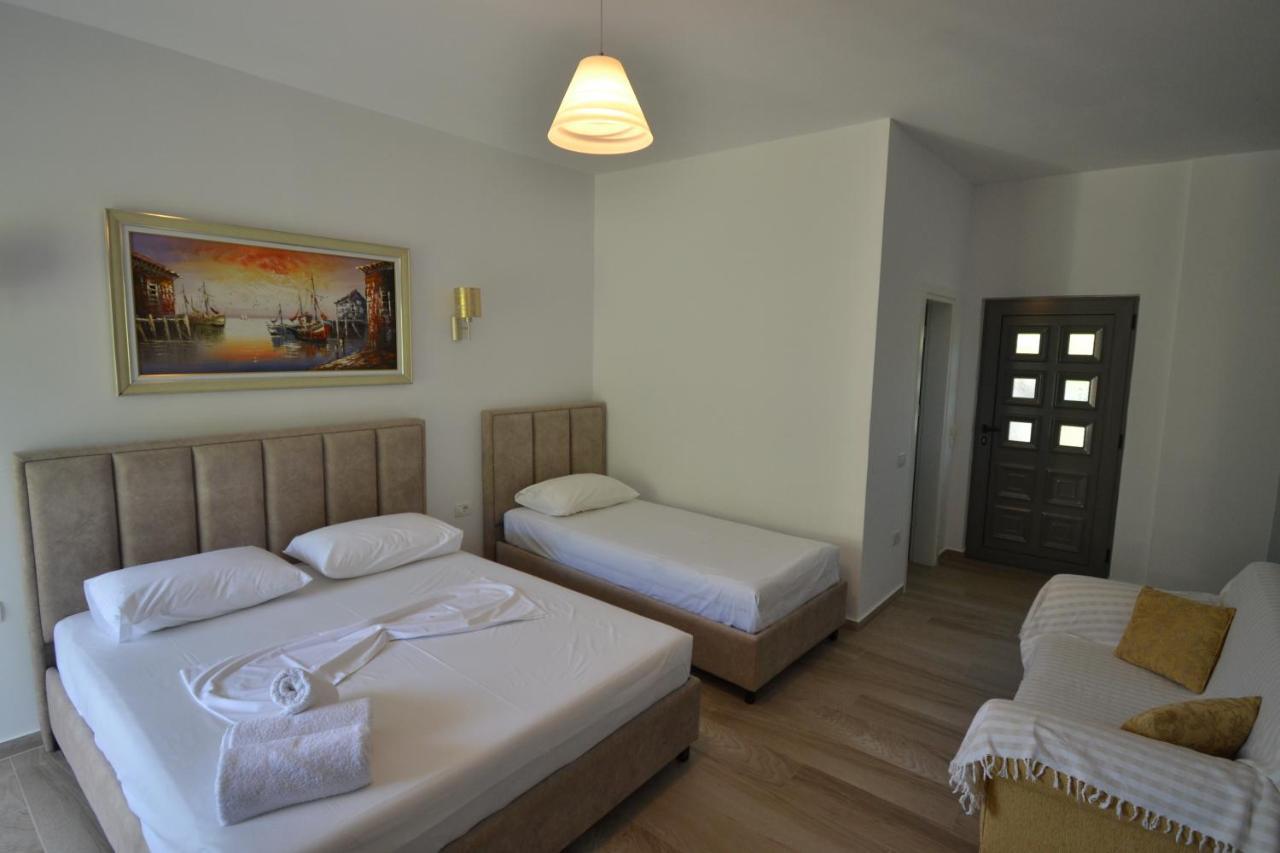 Hotel Bujtina Eleni Himarë Exterior foto